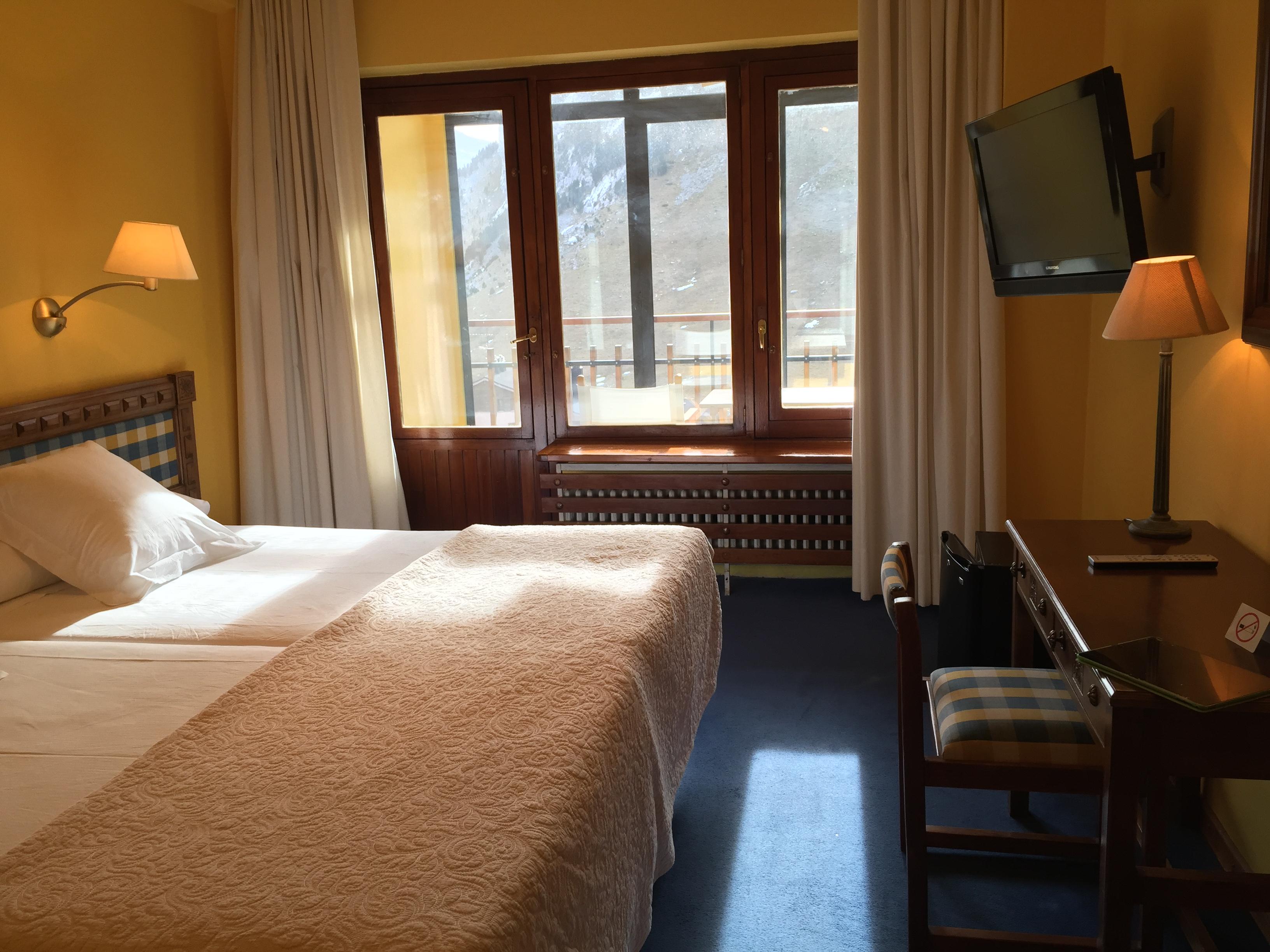 Hotel Edelweiss Candanchú Exteriér fotografie