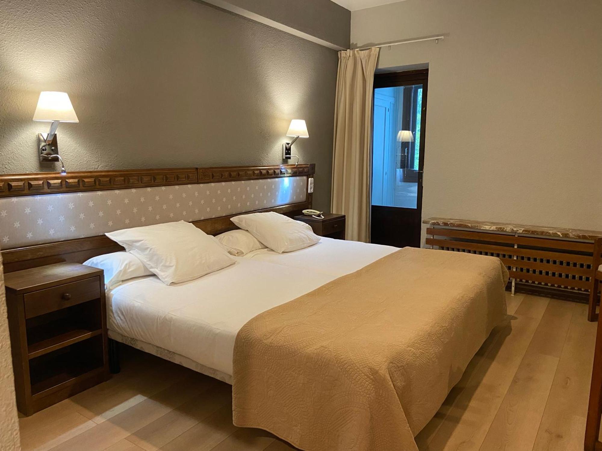Hotel Edelweiss Candanchú Pokoj fotografie